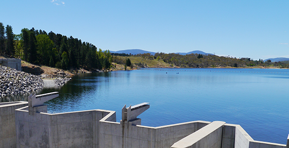Jindabyne Dam is a dam across the Snowy River in the Snowy Mountains of New South Wales in Australia.